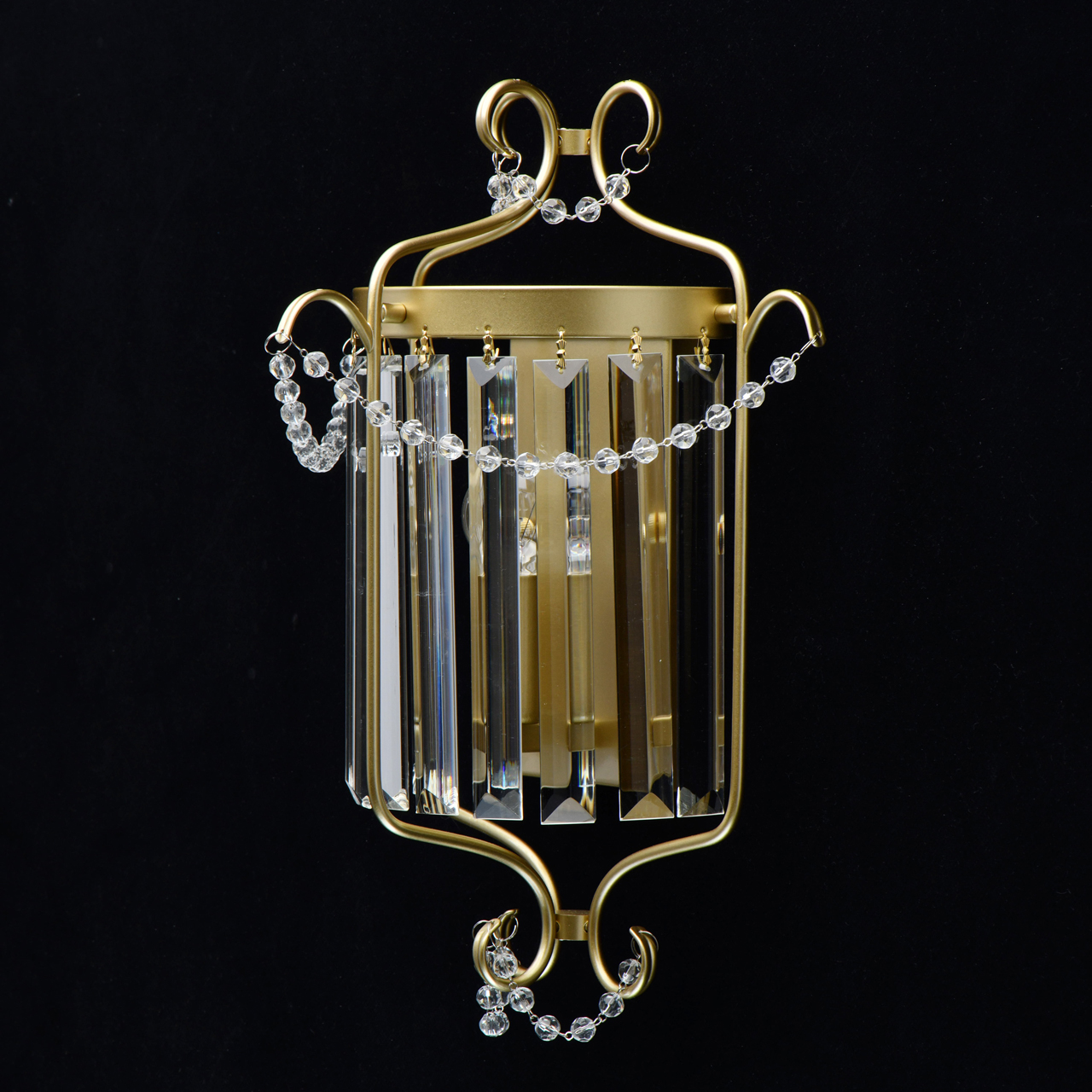 Картинка Настенный светильник MW-Light Адель 373024701